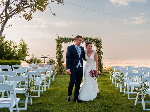 La boda de Ricardo y Isabel en Caracuel De Calatrava, Ciudad Real 44