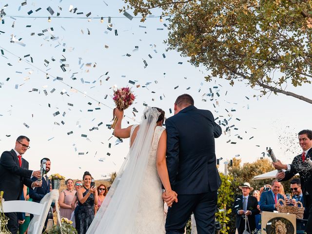 La boda de Ricardo y Isabel en Caracuel De Calatrava, Ciudad Real 45