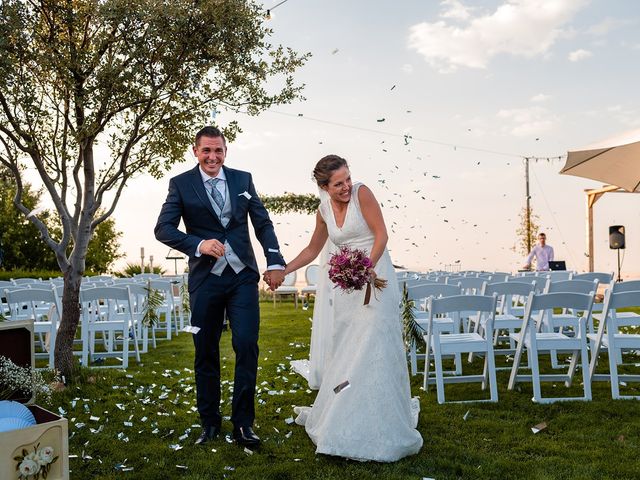 La boda de Ricardo y Isabel en Caracuel De Calatrava, Ciudad Real 46