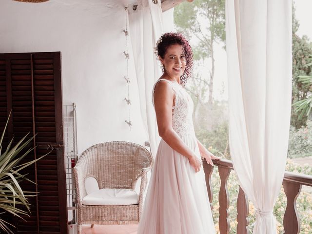 La boda de Kike y Fatima en Cala De San Vicente Ibiza, Islas Baleares 13