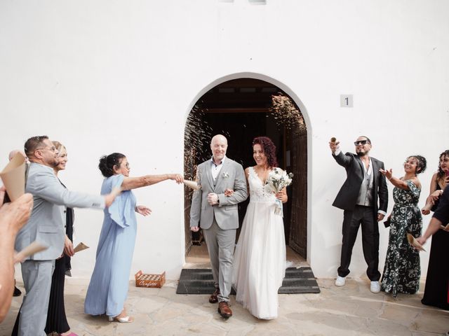 La boda de Kike y Fatima en Cala De San Vicente Ibiza, Islas Baleares 17