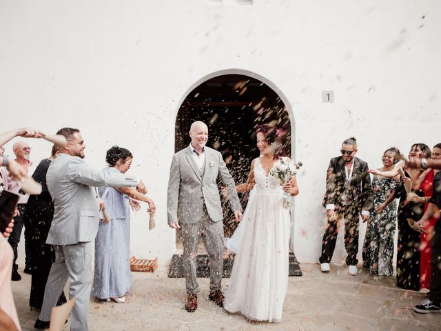 La boda de Kike y Fatima en Cala De San Vicente Ibiza, Islas Baleares 21