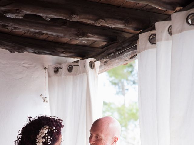 La boda de Kike y Fatima en Cala De San Vicente Ibiza, Islas Baleares 30