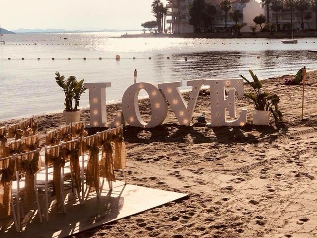 La boda de Fearghal Mckiernan y Alejandra Hernández  en La Manga Del Mar Menor, Murcia 3