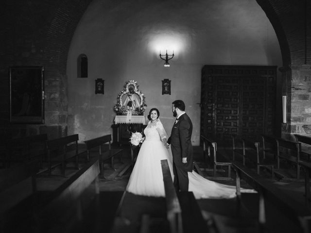 La boda de Rafa y Alba en Ballesteros De Calatrava, Ciudad Real 44