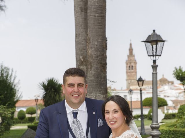 La boda de Jesús y María Luisa en Jerez De Los Caballeros, Badajoz 20