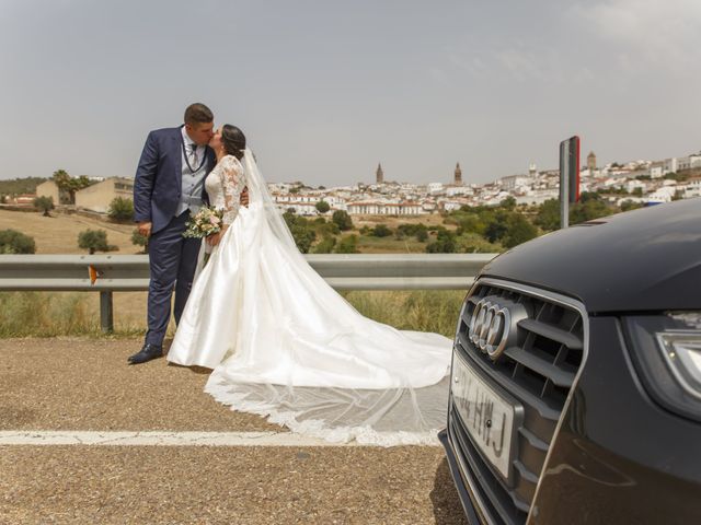 La boda de Jesús y María Luisa en Jerez De Los Caballeros, Badajoz 24