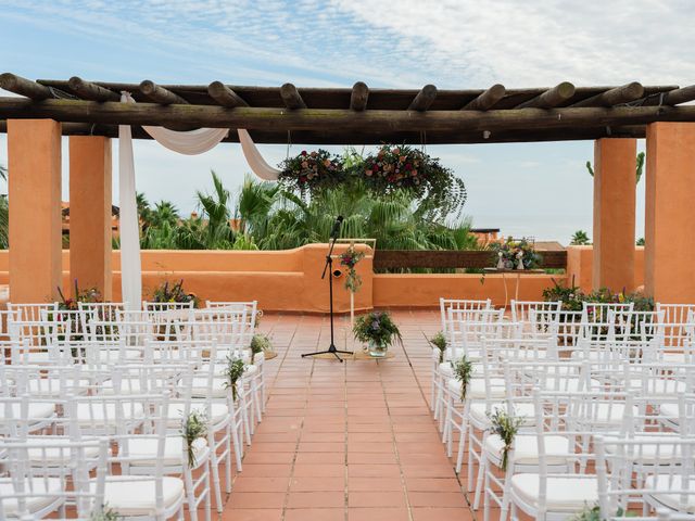 La boda de Mario y Ale en Santi Petri, Cádiz 33