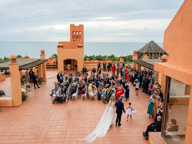 La boda de Mario y Ale en Santi Petri, Cádiz 45