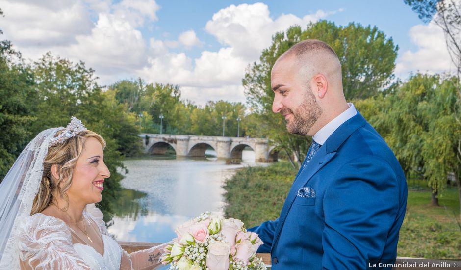 La boda de Jonathan y Pilar en Palencia, Palencia