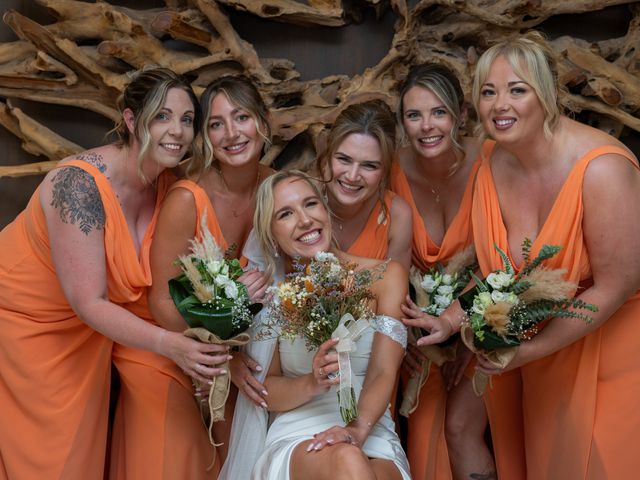 La boda de Luke y Jemma en Calella, Barcelona 43