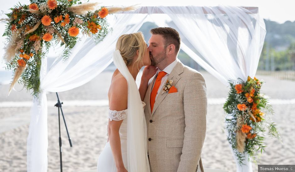 La boda de Luke y Jemma en Calella, Barcelona