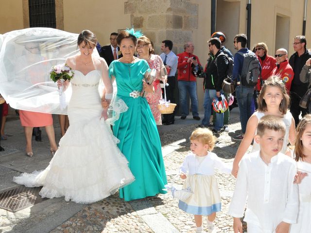 La boda de Aitor y Camino en Valdastillas, Cáceres 8