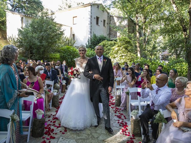 La boda de Xenia y Josep en Montseny, Barcelona 16