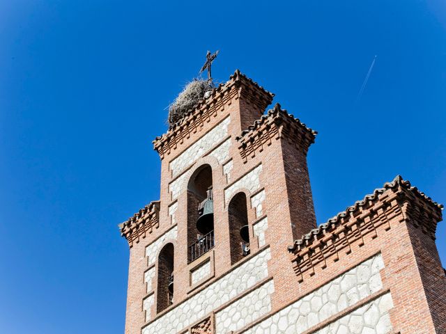 La boda de Laura y Raul en Torrejon De La Calzada, Madrid 18