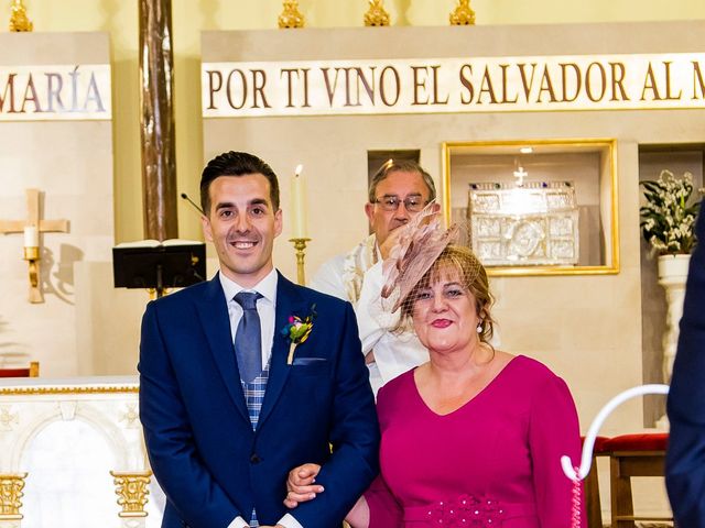 La boda de Laura y Raul en Torrejon De La Calzada, Madrid 23