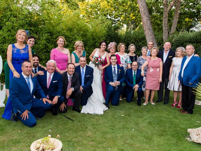 La boda de Laura y Raul en Torrejon De La Calzada, Madrid 44