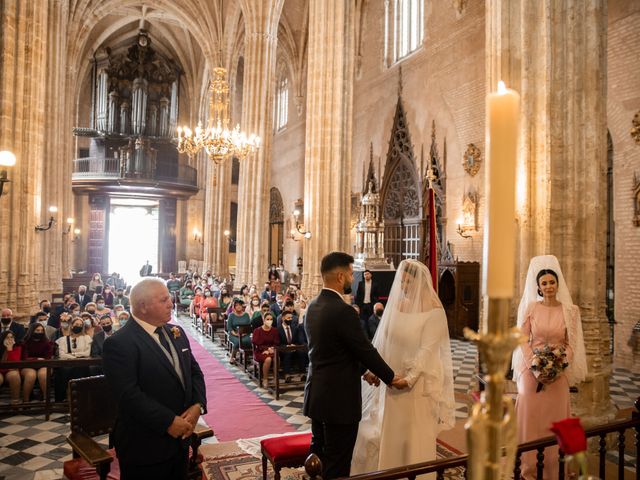 La boda de Laura y Juan Antonio en Utrera, Sevilla 33