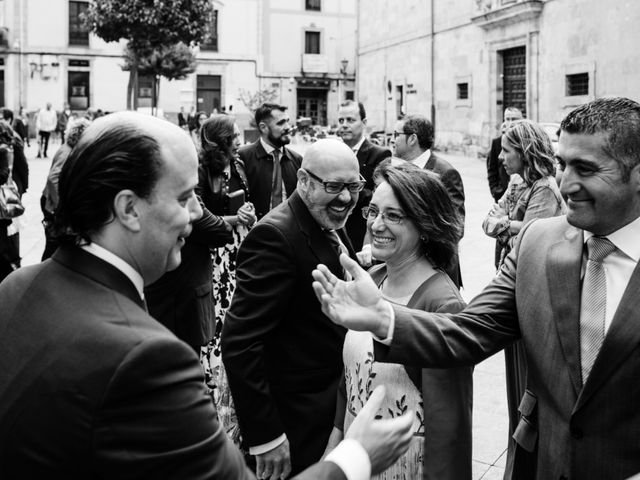 La boda de María y Luis en Valverdon, Salamanca 93