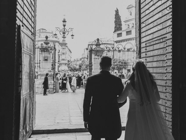 La boda de Evaristo y Lua en Sanlucar La Mayor, Sevilla 22