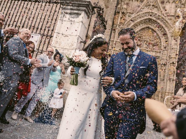 La boda de Evaristo y Lua en Sanlucar La Mayor, Sevilla 23