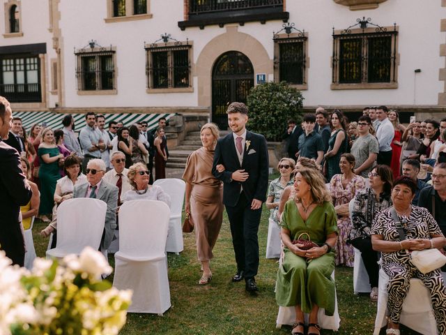 La boda de Borja y Elaia en Getxo, Vizcaya 31