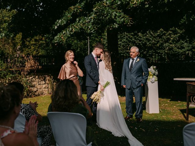 La boda de Borja y Elaia en Getxo, Vizcaya 36
