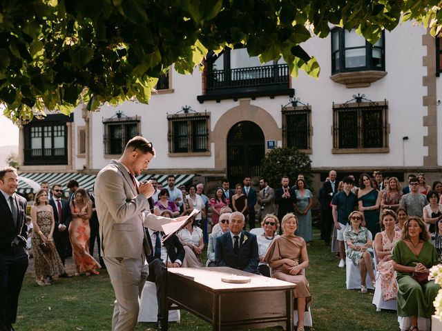 La boda de Borja y Elaia en Getxo, Vizcaya 41