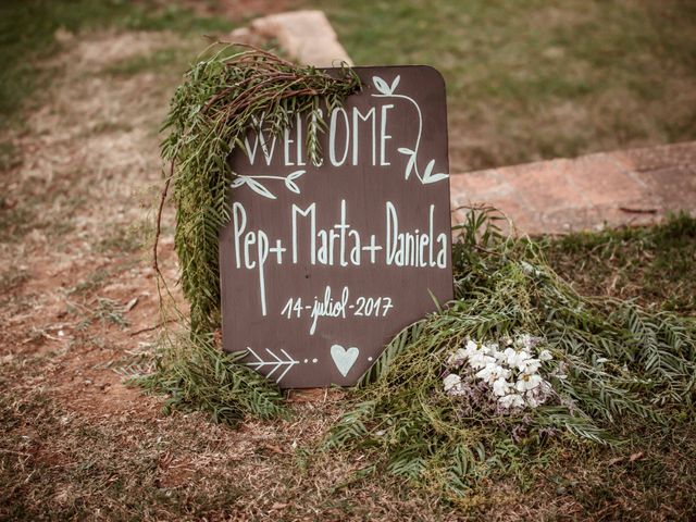 La boda de Pep y Marta en Santa Pau, Girona 35