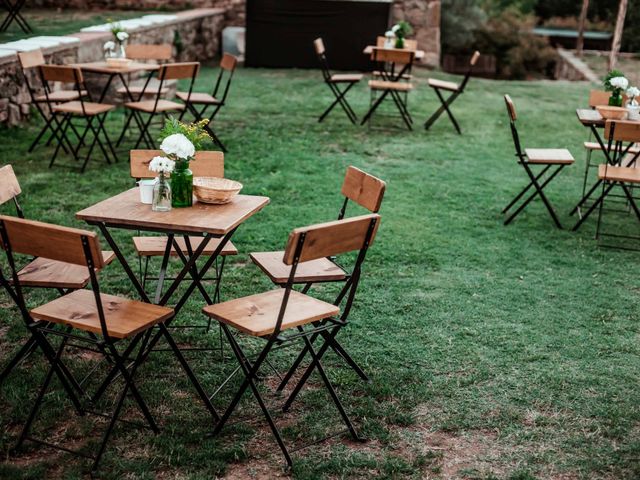 La boda de Pep y Marta en Santa Pau, Girona 37