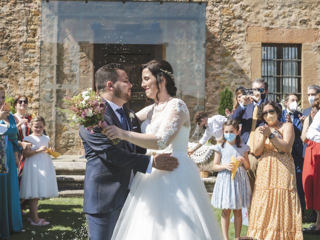 La boda de Dani y Miriam en San Cucao, Asturias 28