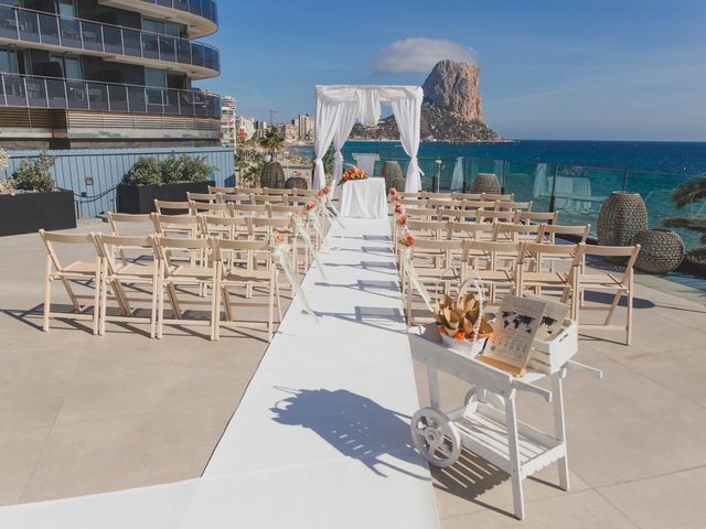La boda de Carlos y Carolina en Calp/calpe, Alicante 1