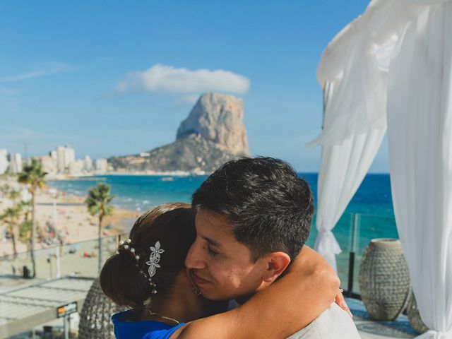 La boda de Carlos y Carolina en Calp/calpe, Alicante 17