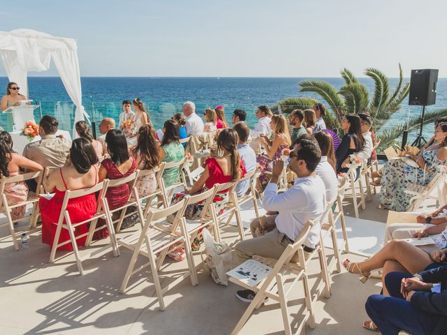 La boda de Carlos y Carolina en Calp/calpe, Alicante 21
