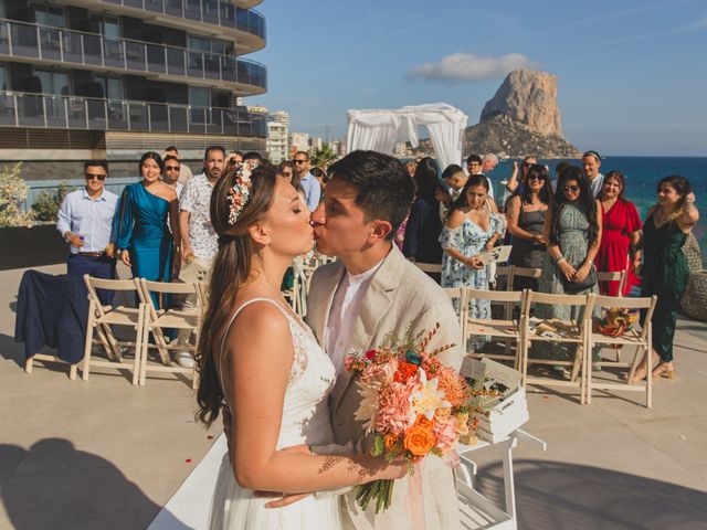 La boda de Carlos y Carolina en Calp/calpe, Alicante 27