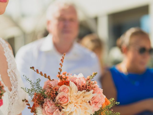La boda de Carlos y Carolina en Calp/calpe, Alicante 30