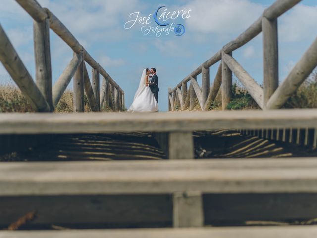 La boda de Alejandro y Estefania en Chiclana De La Frontera, Cádiz 21