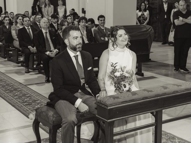 La boda de ANTONIO y IOLANDA en Sevilla, Sevilla 35
