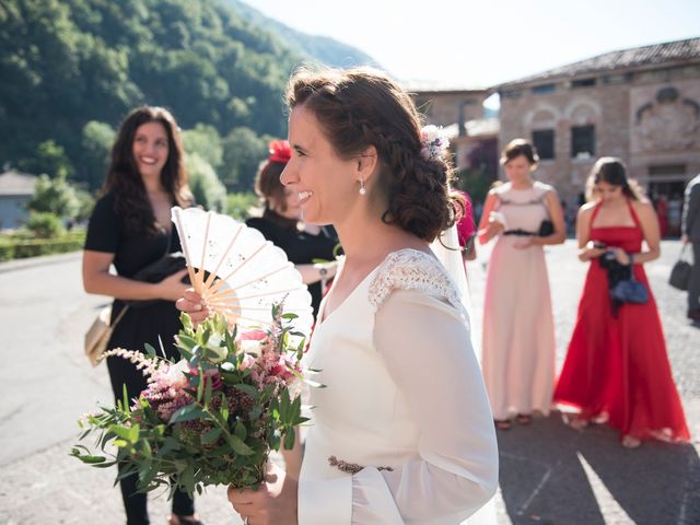 La boda de Álvaro y Elena en Cangas De Onis, Asturias 17