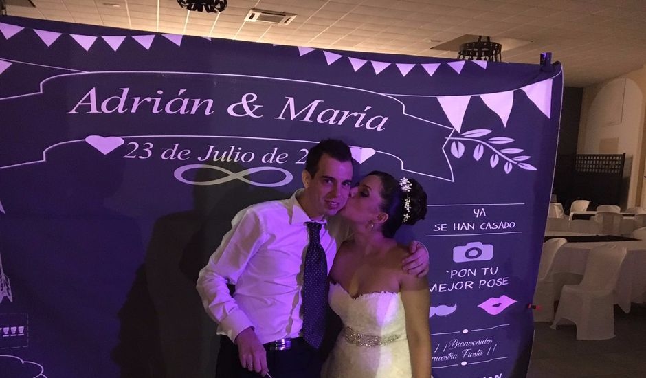 La boda de Adrián y María en Huelva, Huelva