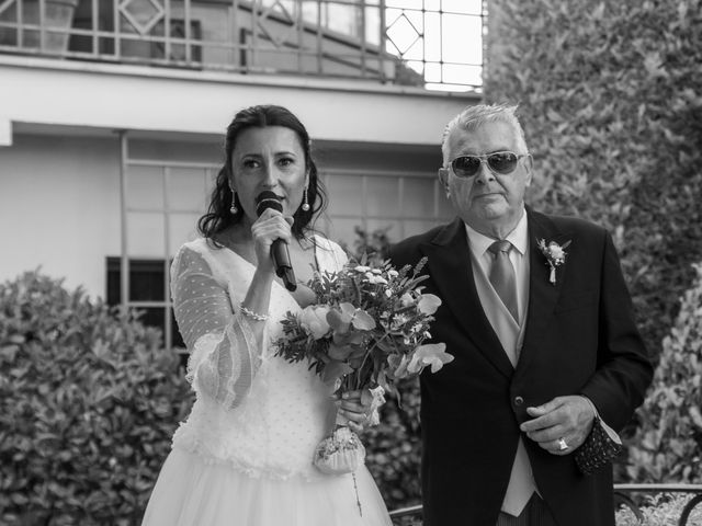 La boda de Manuel y Silvia en Guadarrama, Madrid 32