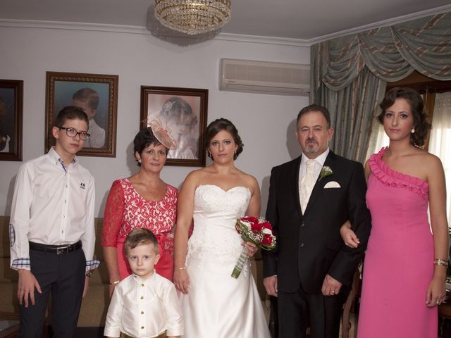 La boda de Julián y Soledad en Tarazona De La Mancha, Albacete 12