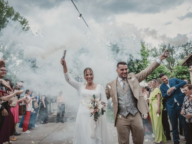 La boda de Isa y Adri en León, León 3