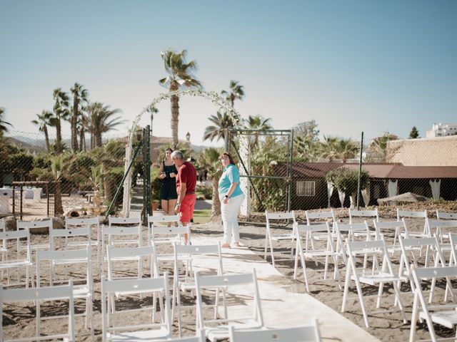 La boda de Esther y Marina en Torre Del Mar, Málaga 4