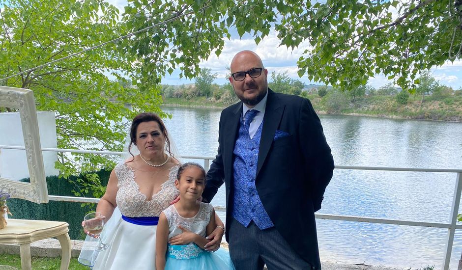 La boda de Javier  y María Ángeles  en Madrid, Madrid