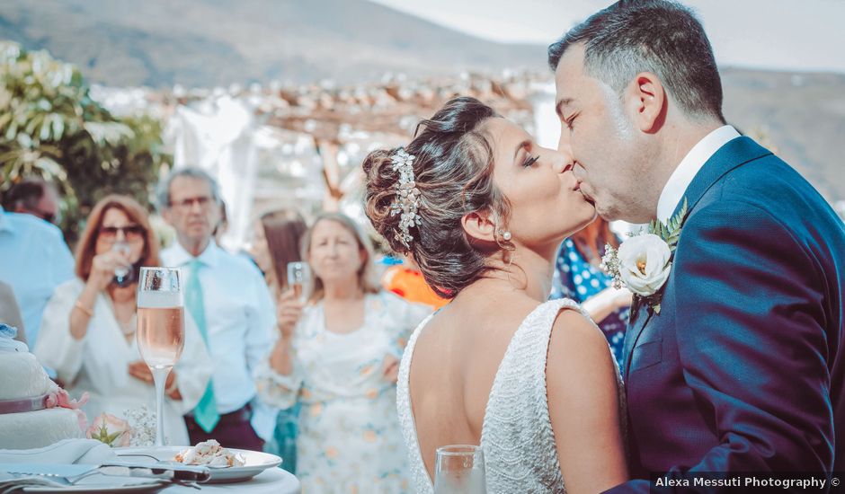 La boda de Borja y Emicel en Santa Cruz De Tenerife, Santa Cruz de Tenerife