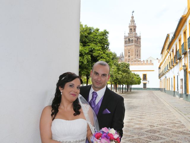 La boda de Javi y Libertad en Dos Hermanas, Sevilla 29