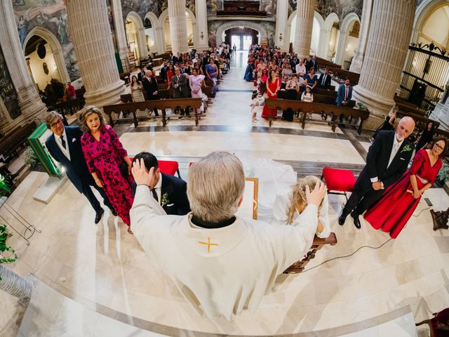 La boda de Laura y Joseba en Albacete, Albacete 33