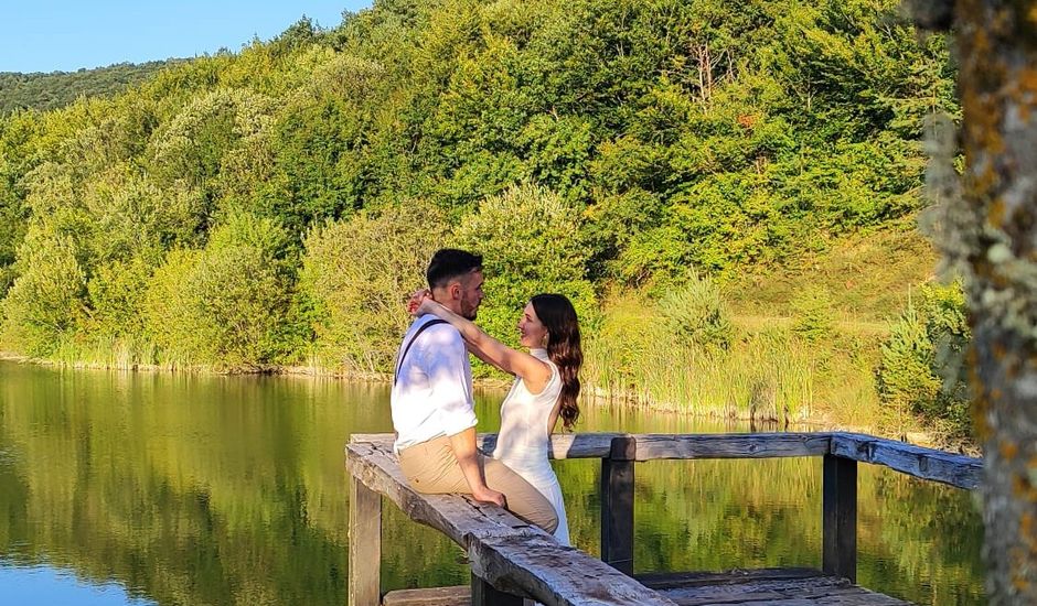 La boda de Adrián  y Claire en Beraiz, Navarra