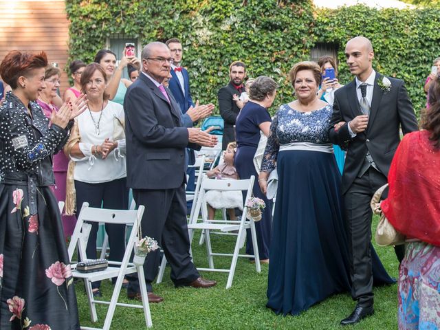 La boda de Jose y Laura en Sant Fost De Campsentelles, Barcelona 28